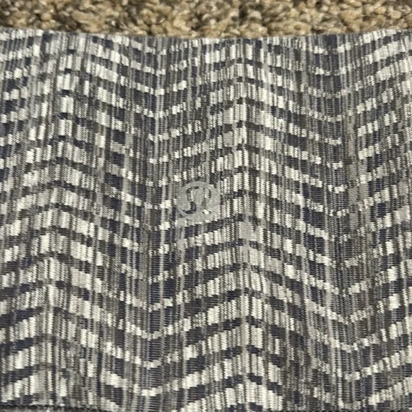 Lululemon Wunder Under HR leggings size 6 - Picture 6 of 6